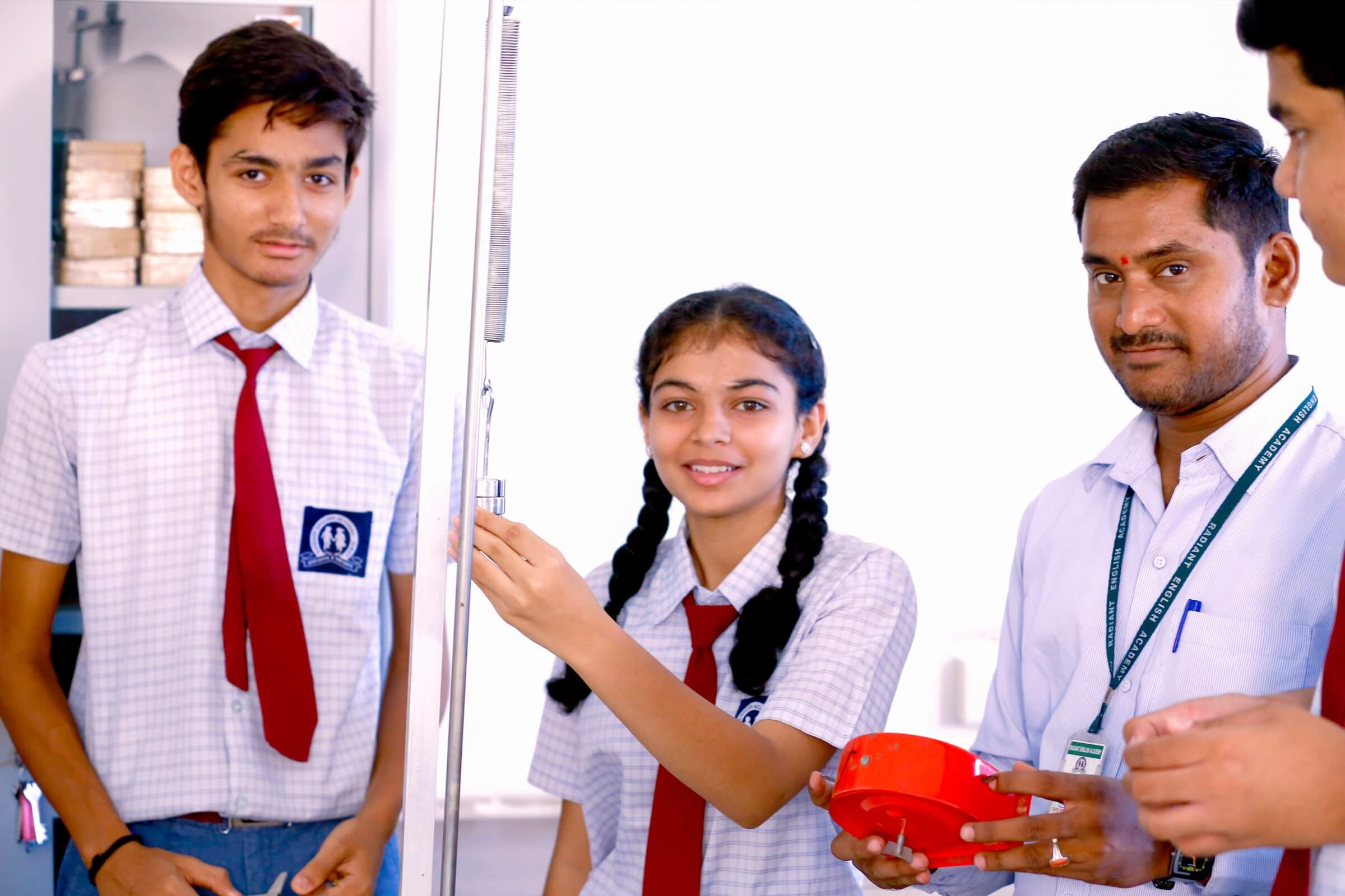 radiant_school_surat_science_labs (13)