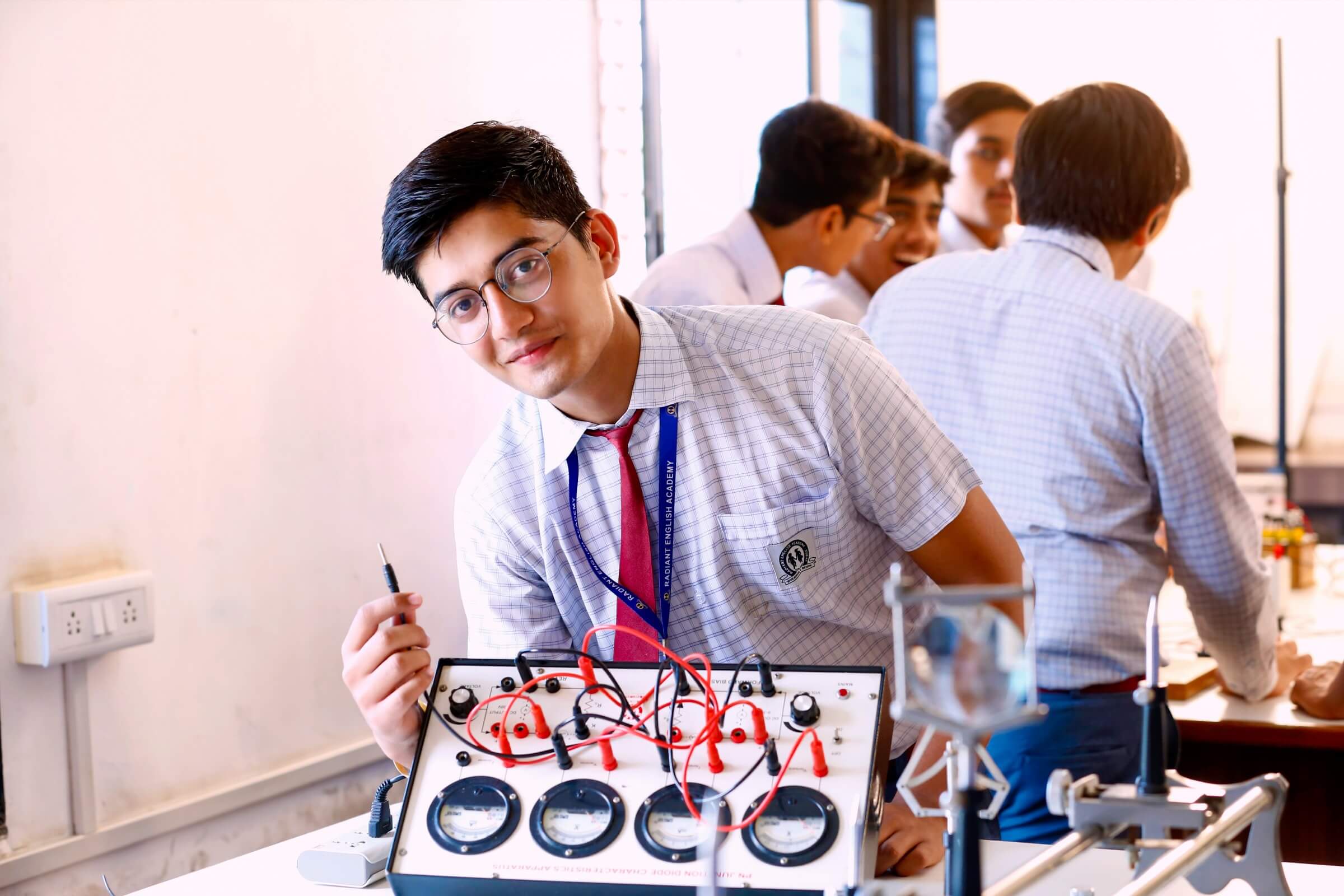 radiant_school_surat_science_labs (14)