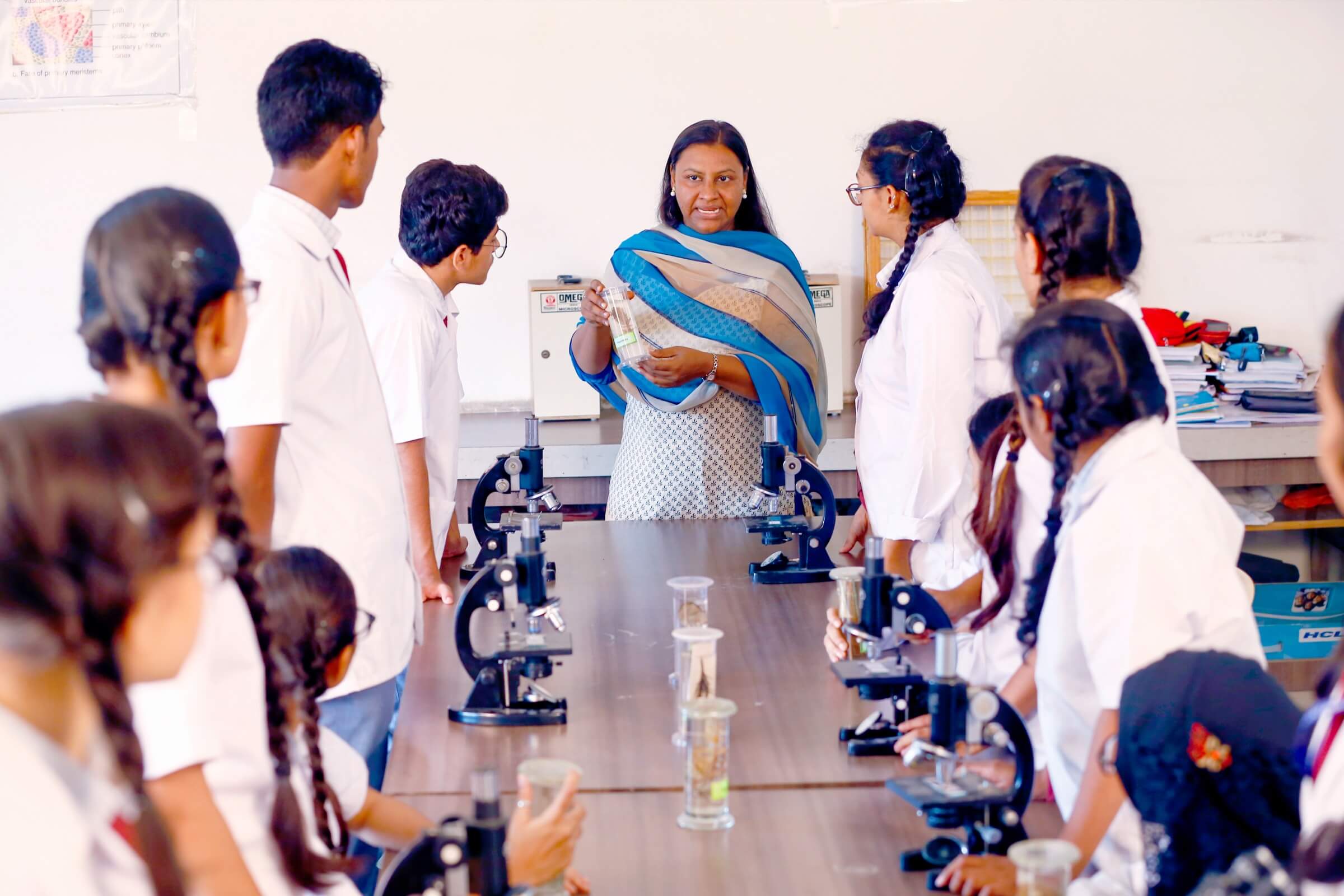 radiant_school_surat_science_labs (5)