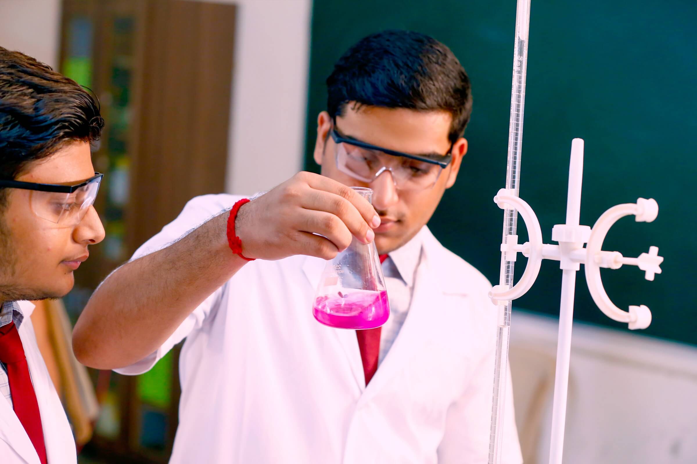 radiant_school_surat_science_labs (6)
