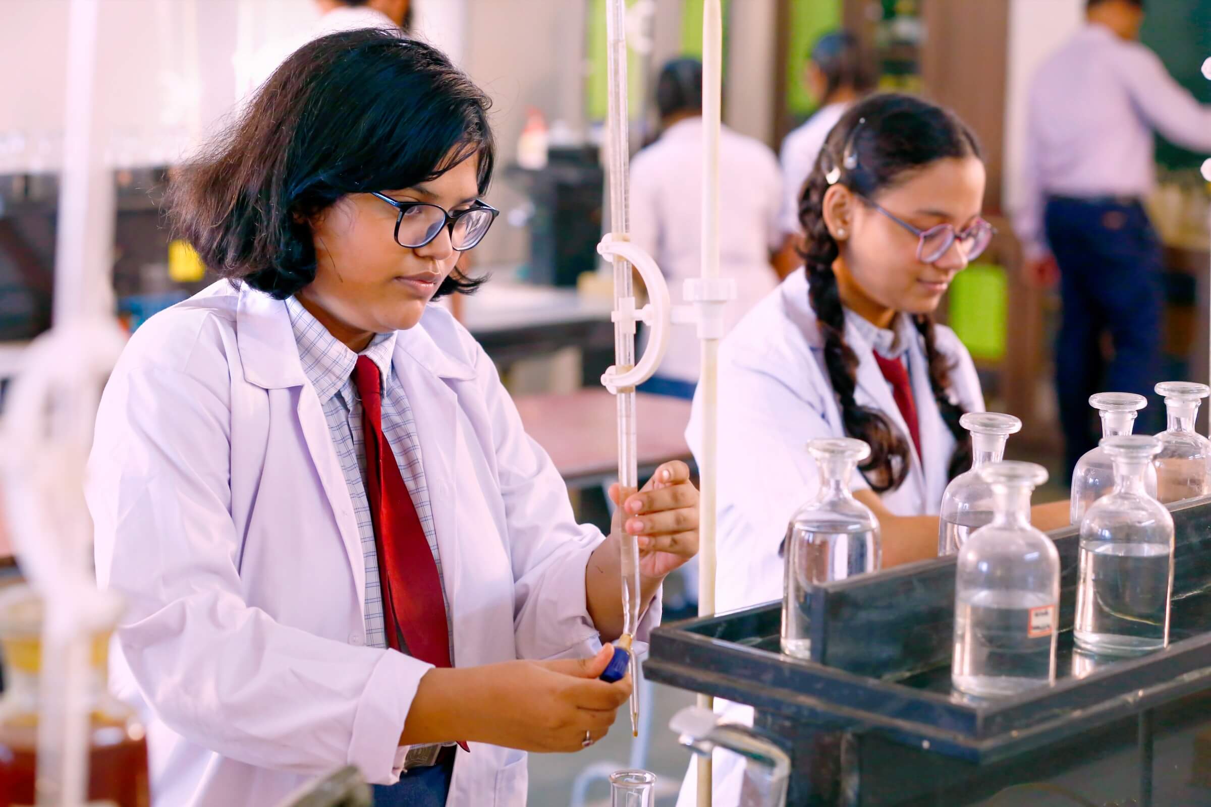 radiant_school_surat_science_labs (7)